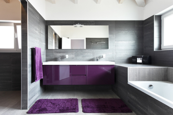 мебель на заказ для ванной фиолетового цвета